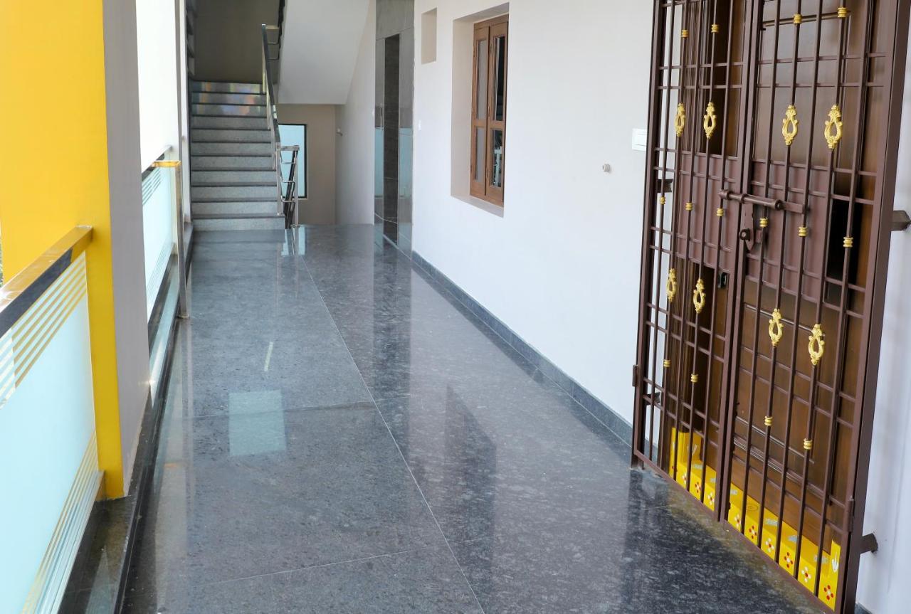 Apartment Truelife Homestays: Mountain View 2bhk Near Railway Station